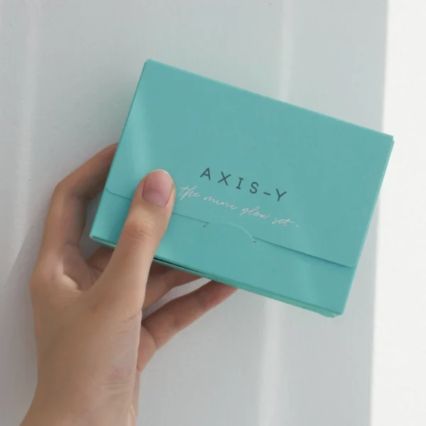 AXIS-Y Mini Glow Set gift box in hand