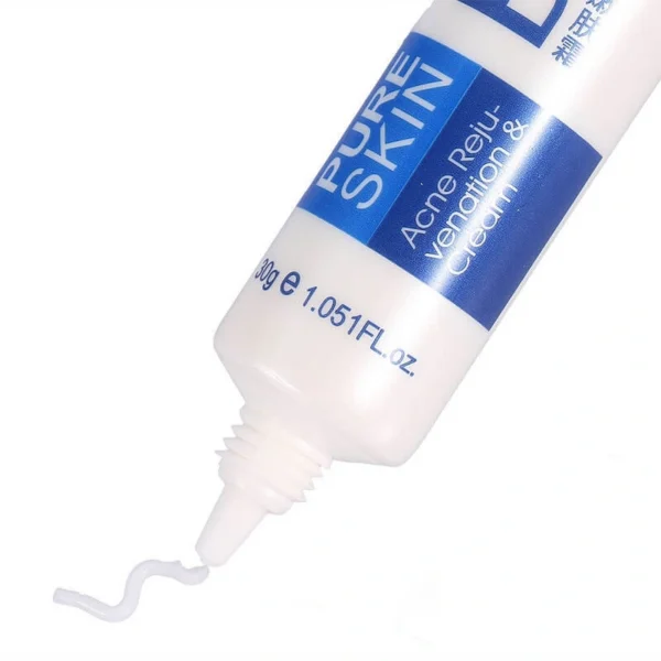 Bioaqua Pure Skin Acne Cream 30g - close-up of the tube tip with cream