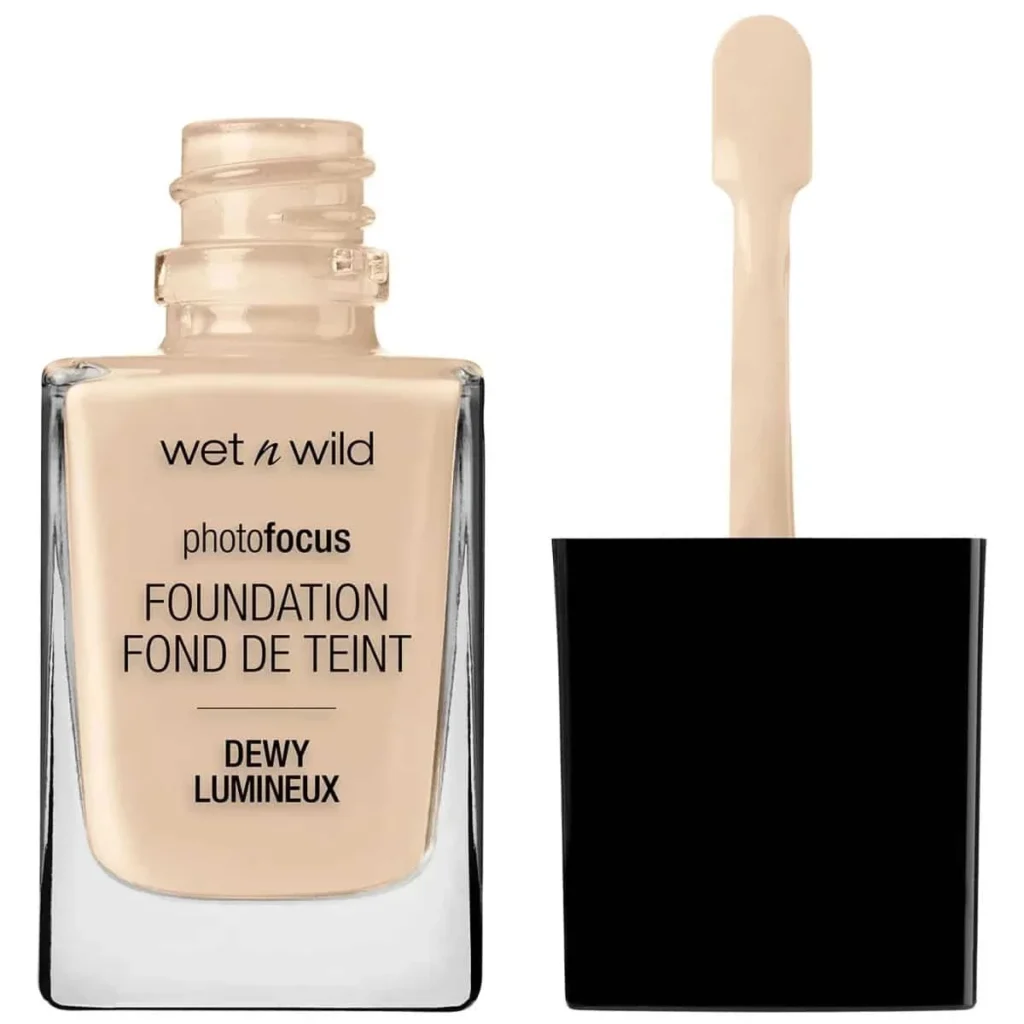 Wet N Wild Dewy Foundation – Soft Ivory