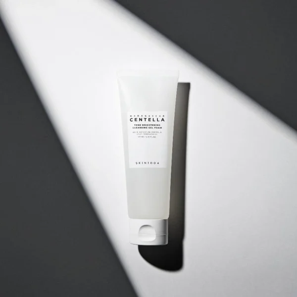 SKIN1004 Tone Brightening Cleansing Gel Foam 125ml texture